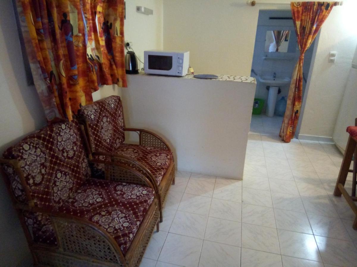 Chez Max Et Khady Apartment Dakar Exterior photo
